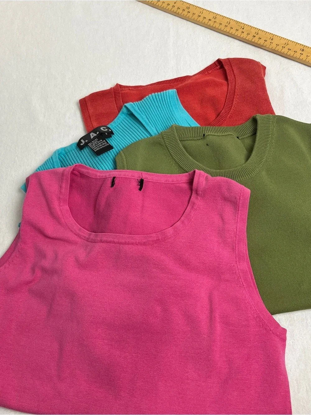 Sleeveless Sweater Lot size M Womens 4 Pull-overs Hot Pink, Red, Green sky Blue - Picture 13 of 13